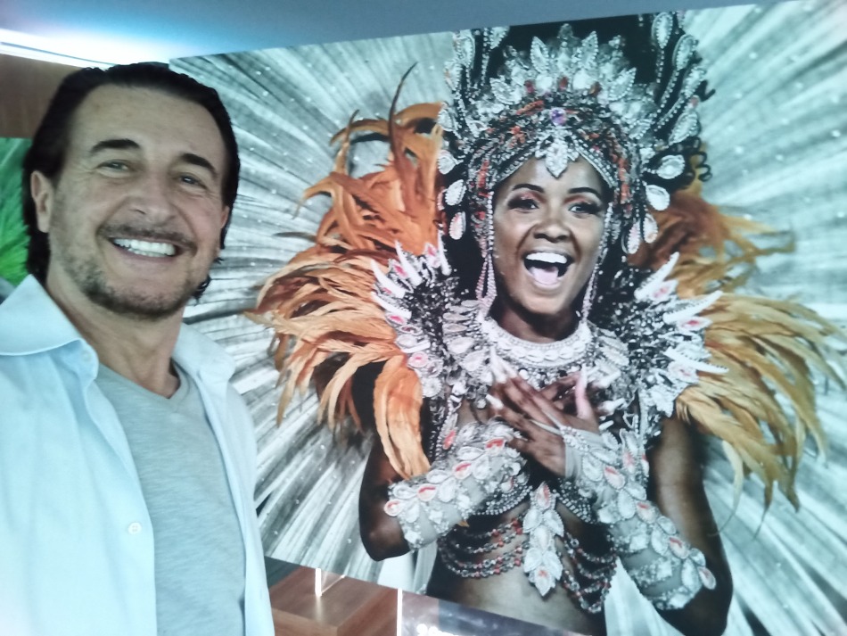Exposição “O Carnaval que Ninguém Vê: O Encanto da Arte Fotográfica na Marquês de Sapucaí” chega ao Palácio Tiradentes na próxima terça-feira, dia 8 de agosto